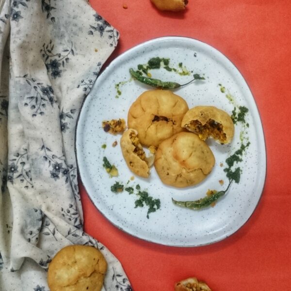 Moongdal kachori (Fried moongdal pastry)