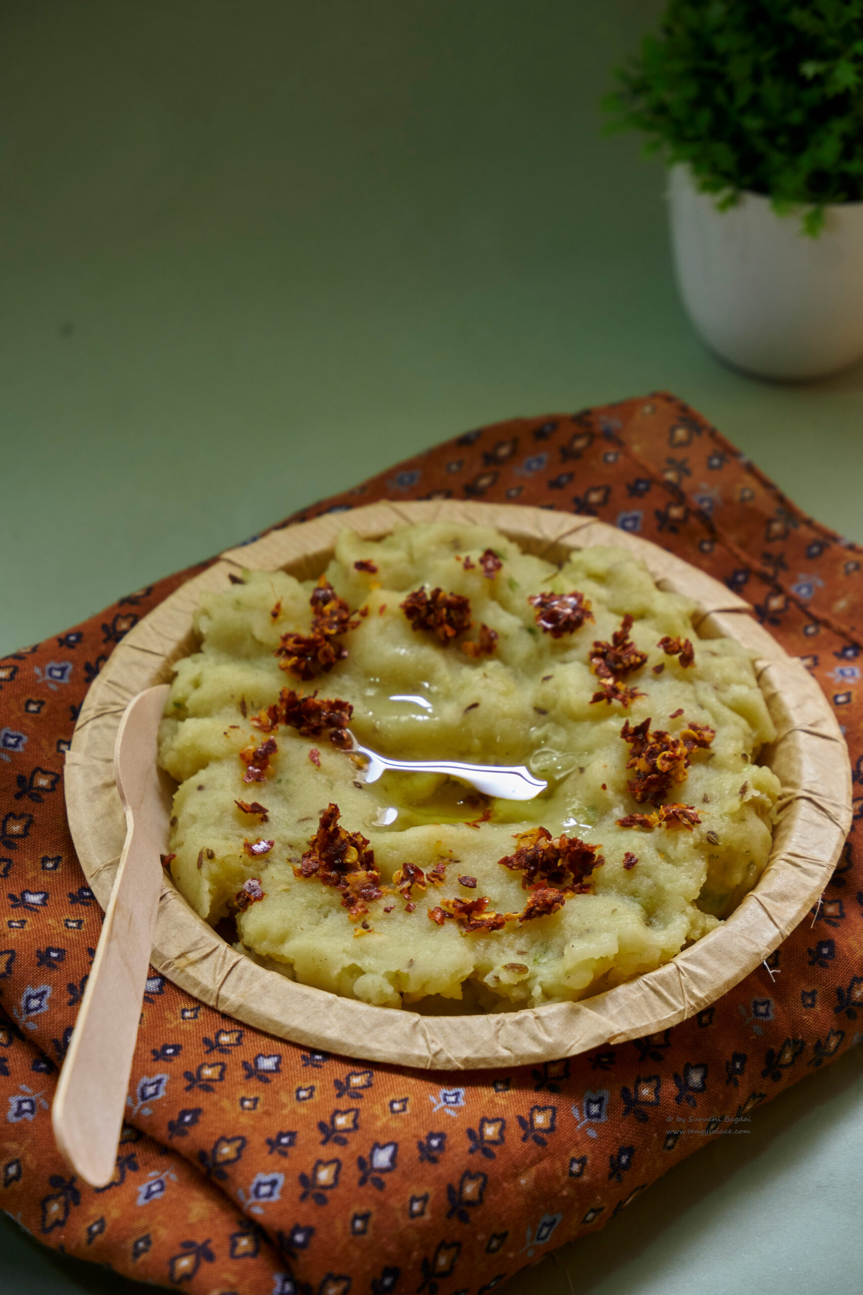 Gujarati Khichi (Steamed and spiced rice dough)